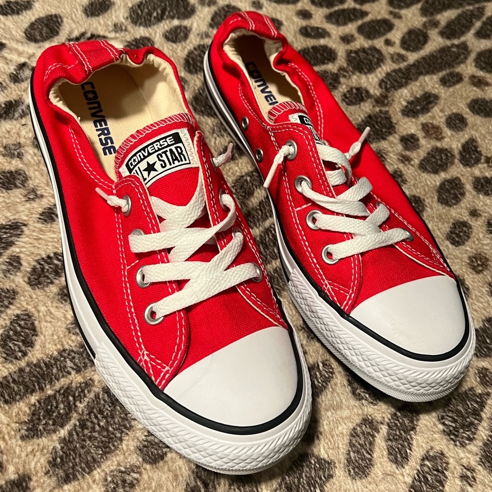Converse Classic Red Canvas Sneakers ❤️
